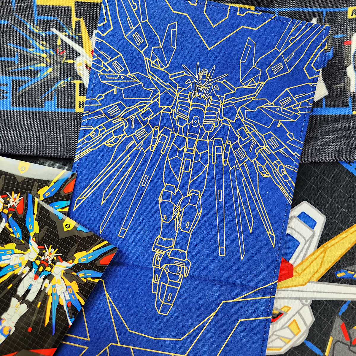 Inner artwork for deck box with blue background and gold foil line art featuring a sci-fi robot.